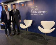 A Força-Tarefa Infância Segura da Secretaria da Justiça, Família e Trabalho do Governo do Paraná (Sejuf) participou nesta terça-feira (12), em São Paulo, do "Latam Safety Summit", evento do Facebook que teve como temática o debate de políticas de proteção humana na era digital. O Pacto da Infância Segura foi laçado em fevereiro pelo governador Carlos Massa Ratinho Junior e pelo secretário da Justiça, Família e Trabalho do Governo do Paraná, Ney Leprevost.  A Sejuf foi representada pelo chefe do Departamento