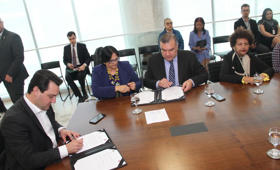 Governos federal e estadual assinam protocolo para fortalecer a rede de proteção a infância