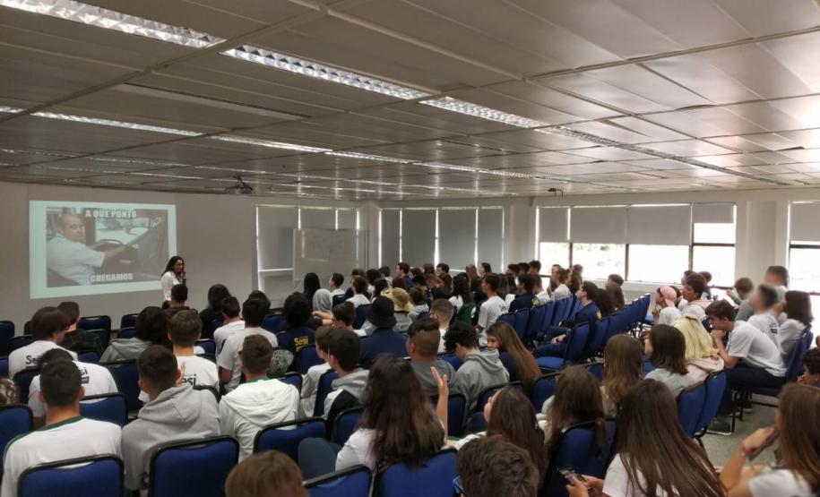 Força-Tarefa Infância Segura promove workshop sobre a “Aprendizagem da Adolescência na Era Digital”