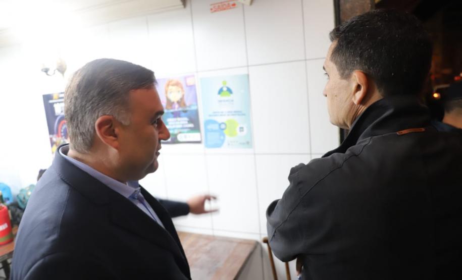 Ação da Força-Tarefa Infância Segura promove fiscalização e conscientização em bairros de Curitiba